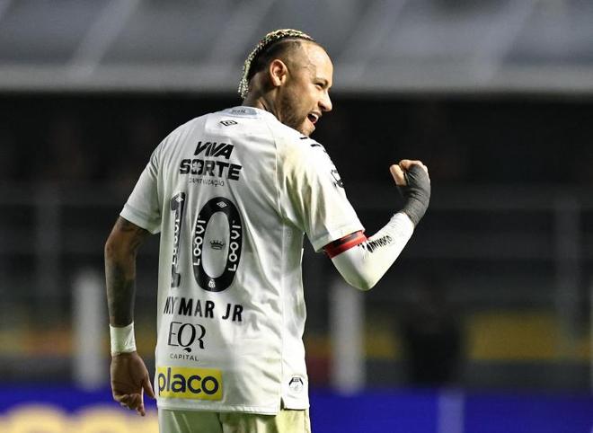 内马尔新星出色防守表现突出，拜仁前途光明！